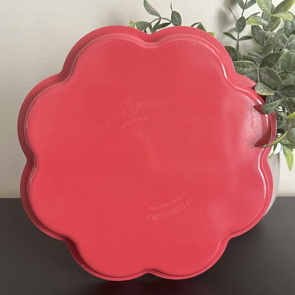 Nordic Ware LAYER CAKE PAN 2.5 cup Color RED Scallop Flower Thin Celebrations
